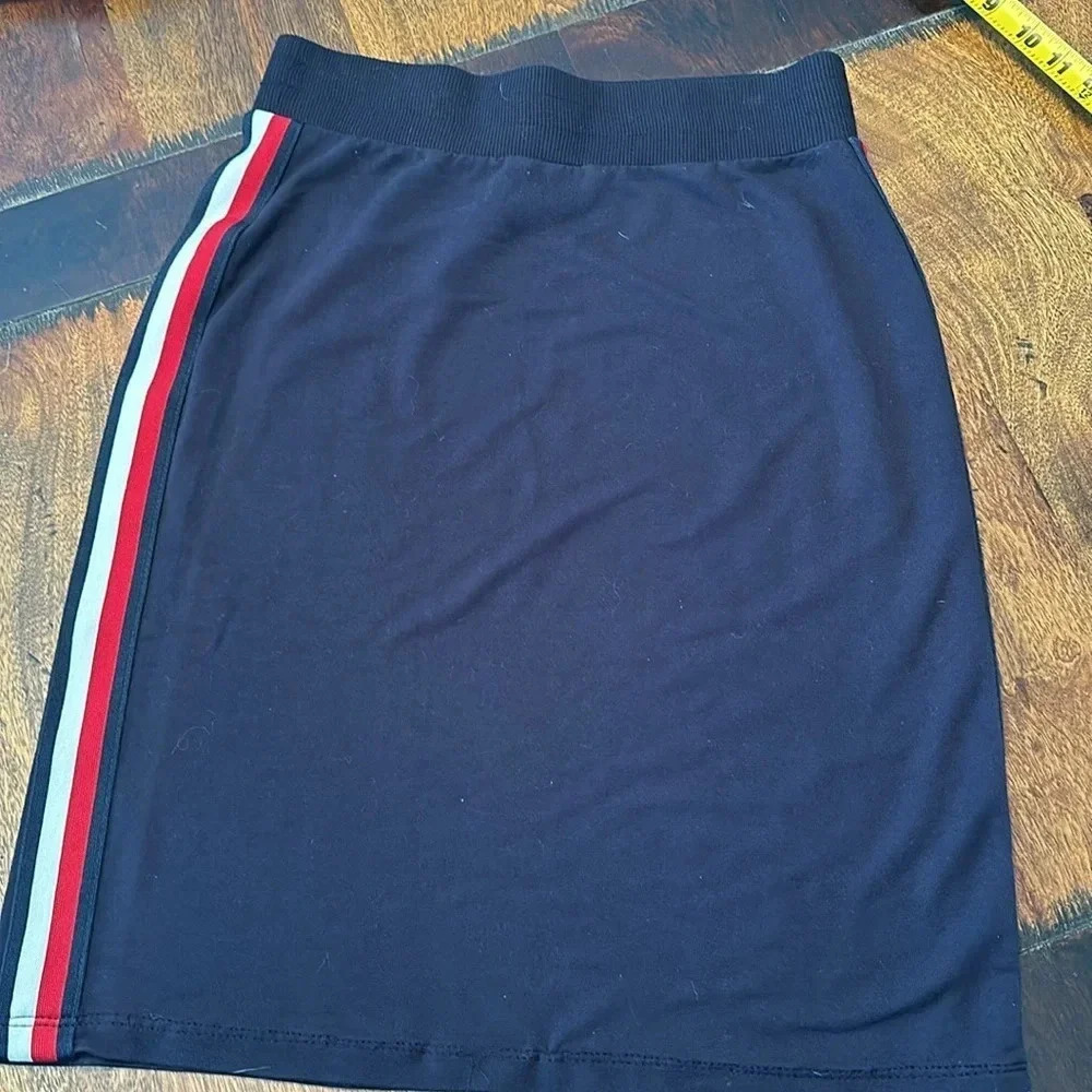 Tommy Hilfiger jersey skirt Size S/ch Free with bundle of 2+ items! - Picture 3 of 5